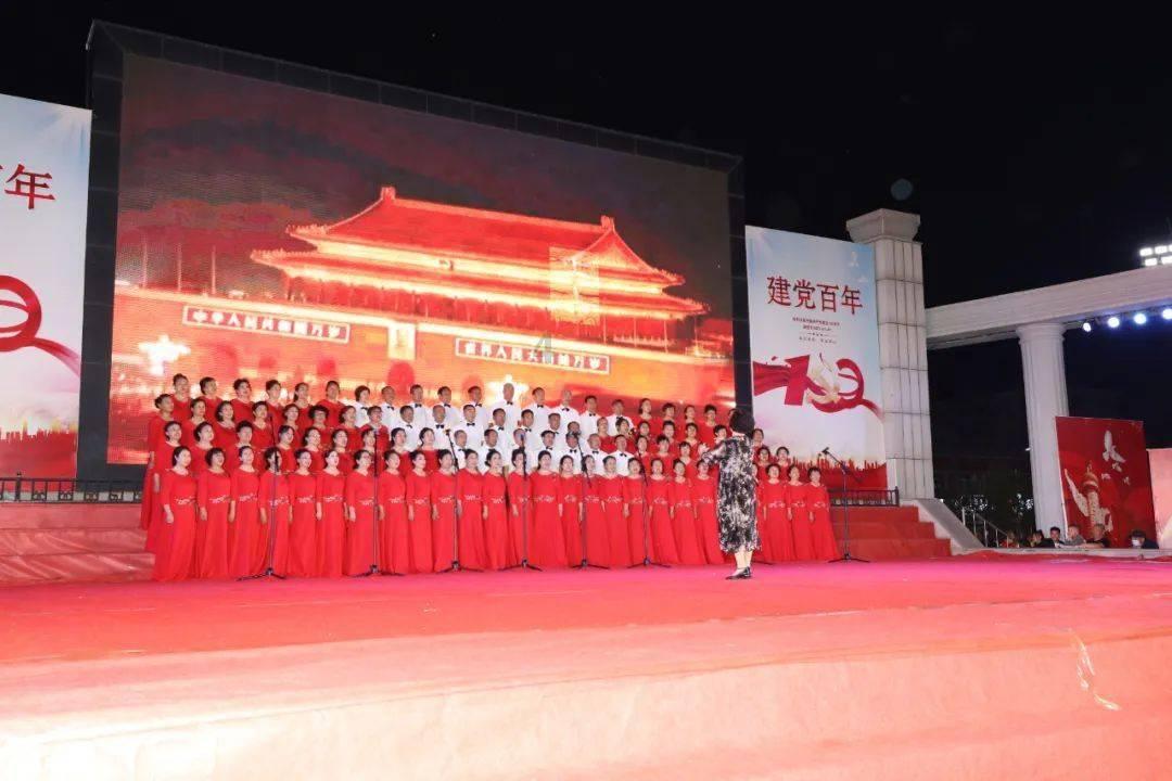 梦见三座坟重起的好高我在作揖游戏画面